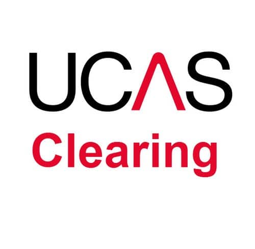 UCAS Clearing 2026: איך להשיג מקום ברגע האחרון באוניברסיטה בבריטניה
