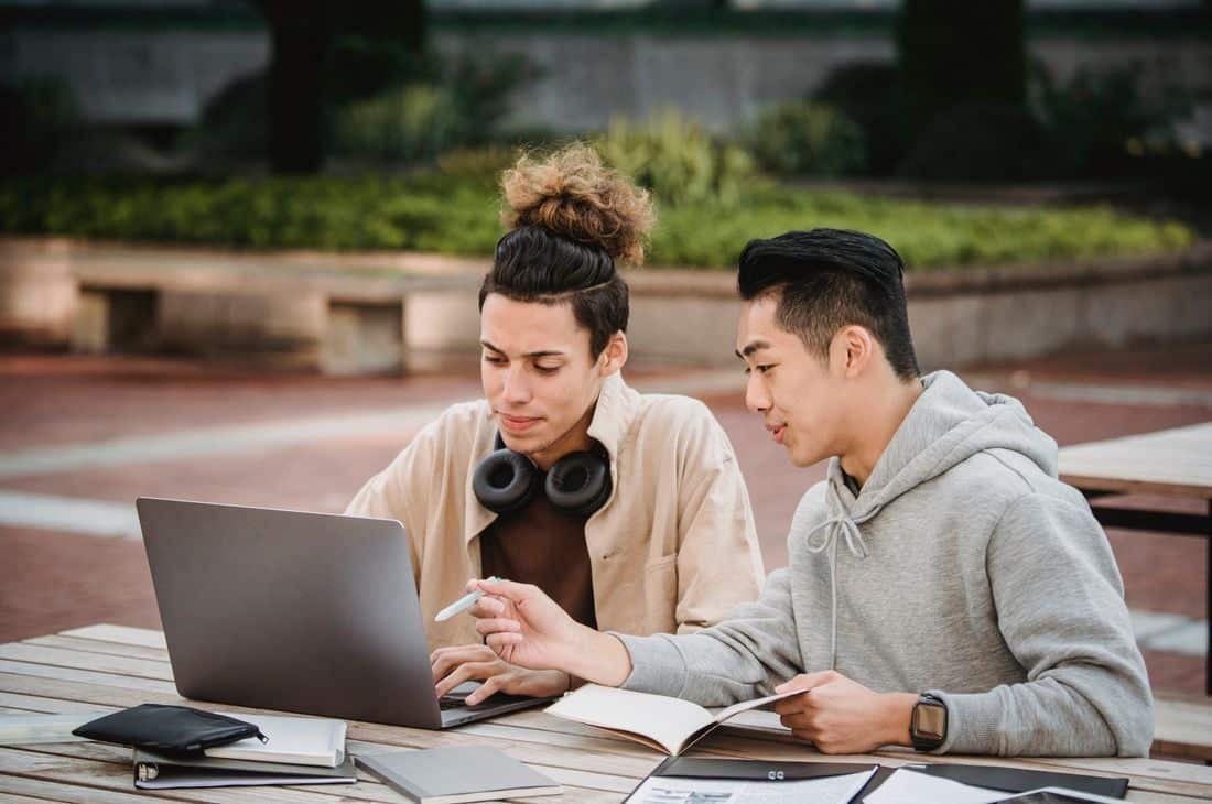 כמה זמן ללמוד ל-SAT, ל-GRE, ל-GMAT ול-IELTS
